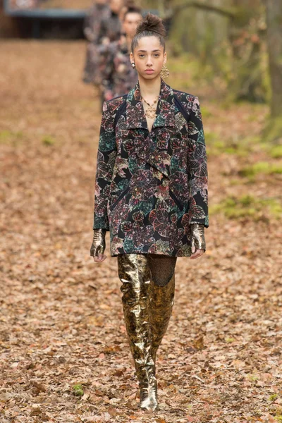 Look 35